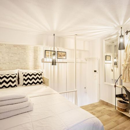 Acropolis Elegant Maisonette By Lodgespot เอเธนส์ ภายนอก รูปภาพ