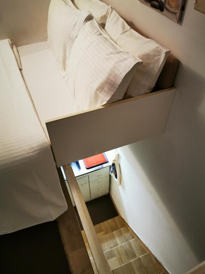 Acropolis Elegant Maisonette By Lodgespot เอเธนส์ ภายนอก รูปภาพ